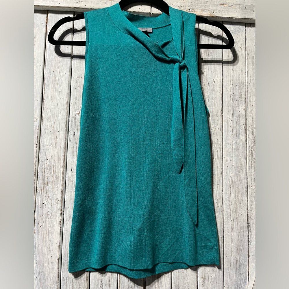 Ann Taylor lightweight sweater with detail tie z… Precious